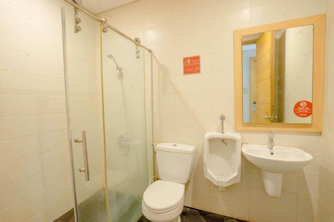 Life Hotel Stasiun Kota Surabaya Rum bild